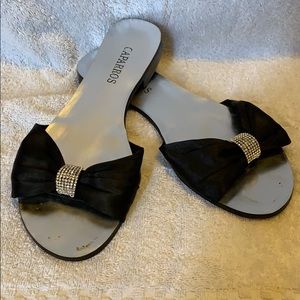 Caparros black slides